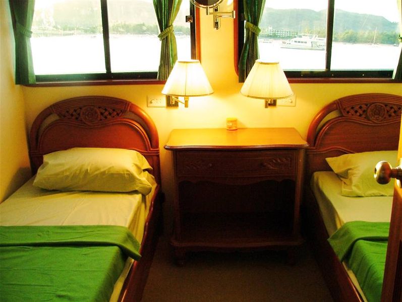 boat-4-twin-cabin